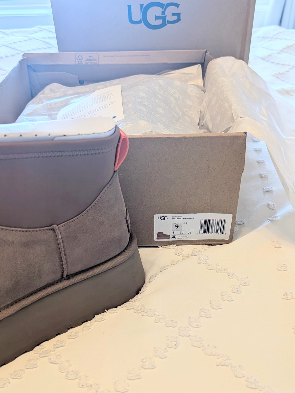 UGG MINI DIPPER still In Box - Picture 7 of 9